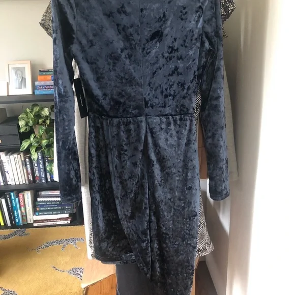 Lulu's, Long Sleeve Asymmetrical Dress, Slate Blue Velvet, size XS, NWT - Picture 4 of 7